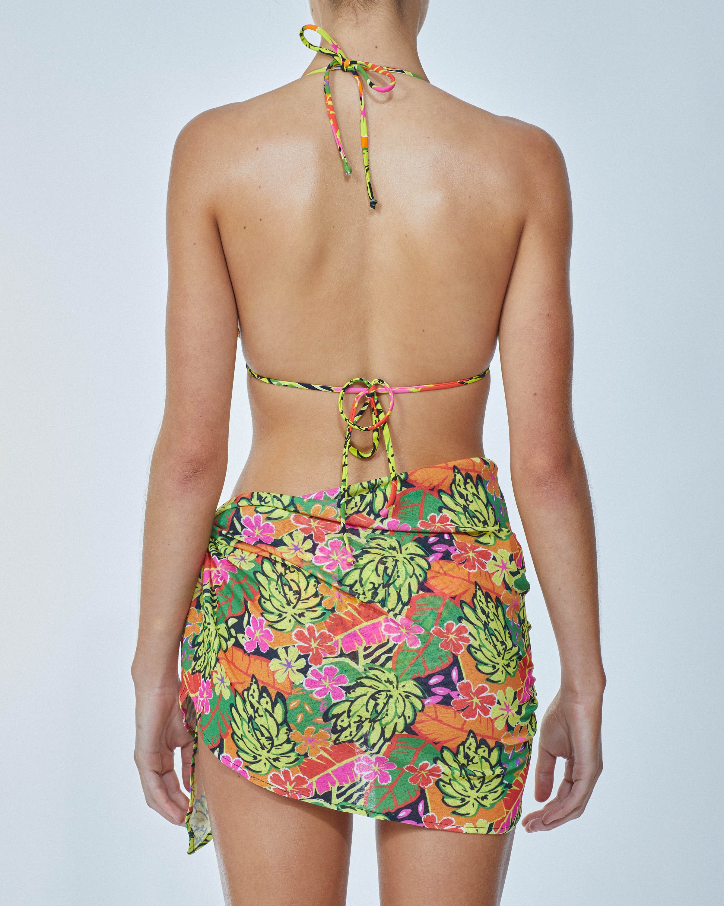 It's Now Cool Zangria - Mesh Sarong